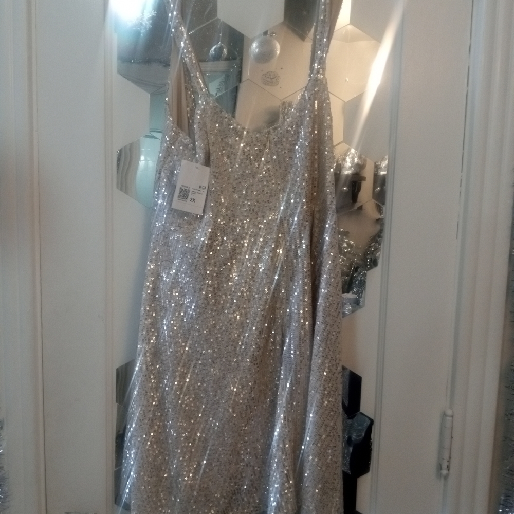 Forever 21 Silver Sparkle Sequin Mini Dress - Picture 5 of 9